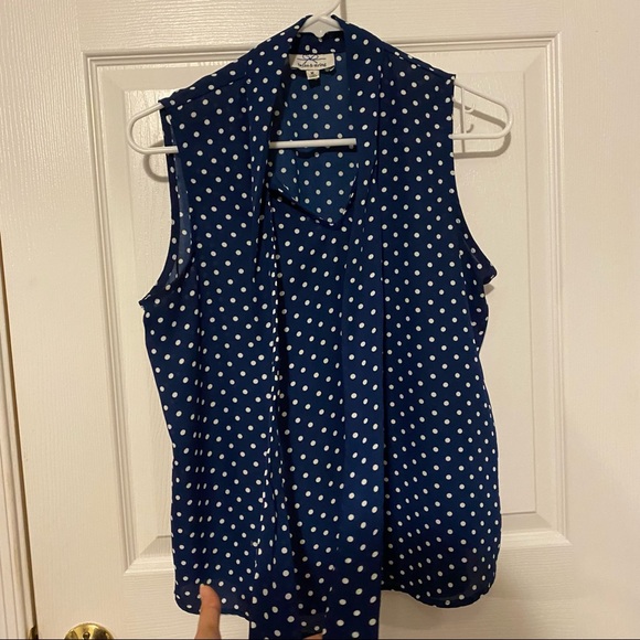 Polka Dot Sleeveless Blouse - Picture 4 of 8